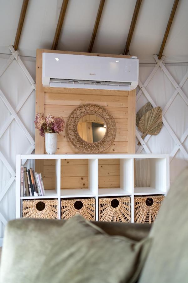 Gorski Glamping - Caloroczne Jurty Z Widokiem Tylmanowa Esterno foto