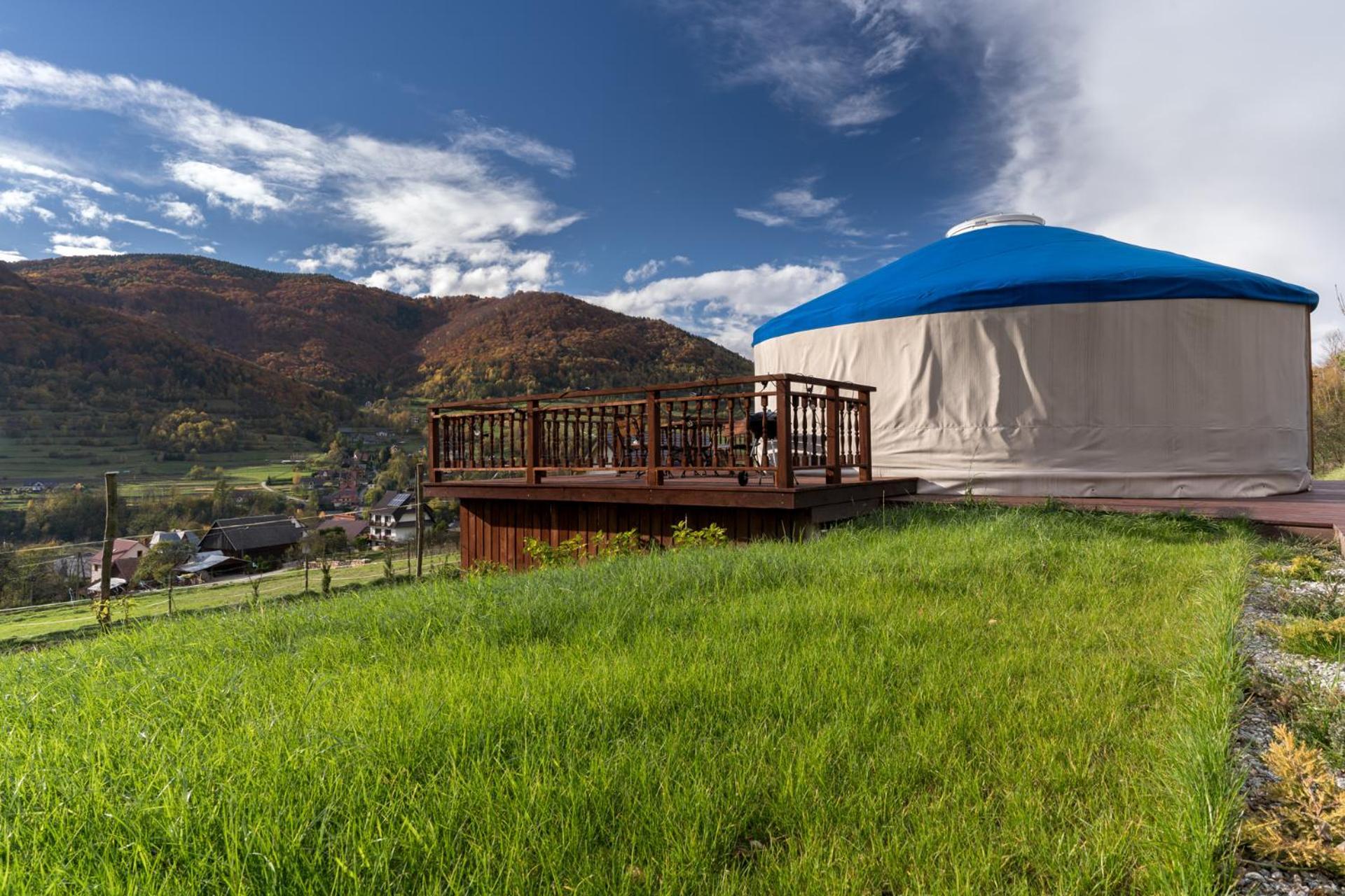 Gorski Glamping - Caloroczne Jurty Z Widokiem Tylmanowa Esterno foto