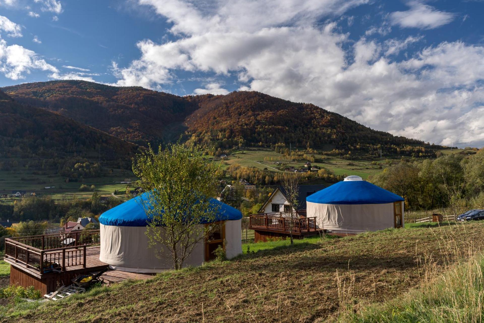 Gorski Glamping - Caloroczne Jurty Z Widokiem Tylmanowa Esterno foto